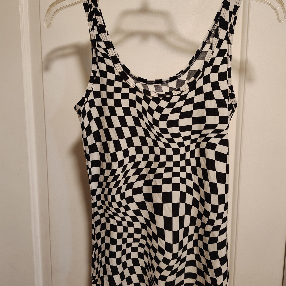 No Boundaries Black and White Checkered Optical Illusion Tank Top